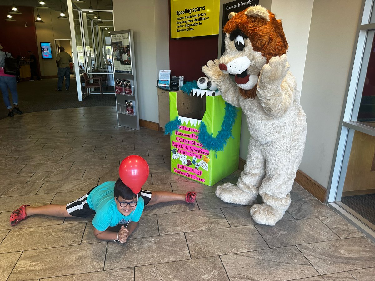 🎉 Roary's LIVE at the Mesquite branch! 🦁 Swing by for some roaring good fun and unforgettable moments. Don't miss out! #RoaryInMesquite #LiveEvent #R1CU