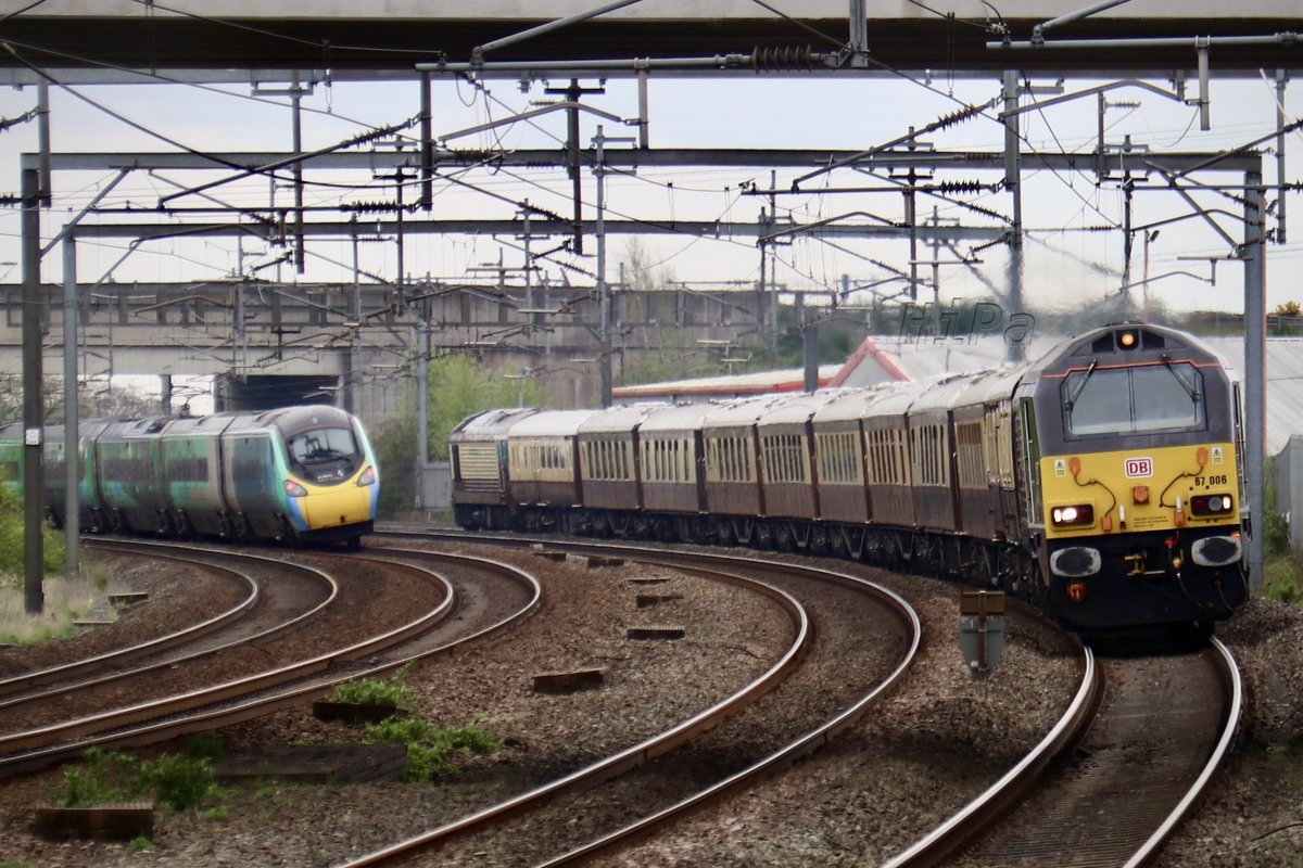 DB Cargo #Class67 67006 ‘Royal Sovereign’ powering Belmond British Pullman, 1Z39 0750 London Victoria > Liverpool South Parkway, ‘Grand National’ through Lichfield Trent Valley #WCML