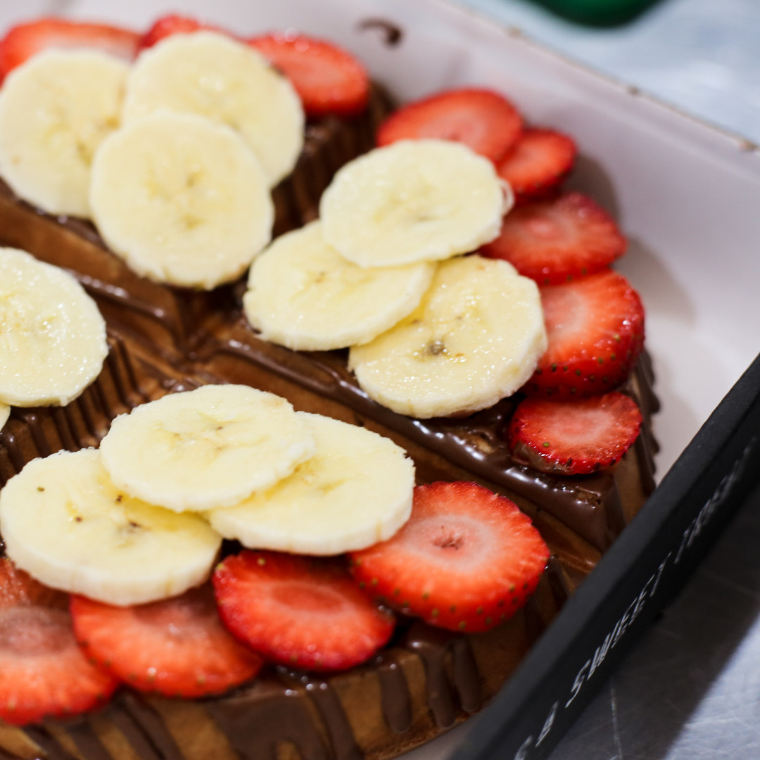 🧇 Weekends are for waffles, are we right? 😍 Nothing beats a Saturday Night delivery of freshly made waffles drizzled with chocolate syrup and topped with your favorite fruits. Who else is ready to indulge? 🙋🏼‍♂️ #WeekendWaffles #DivineDesserts #Shrewsbury

🤳 Tap to order
😋 Enjoy