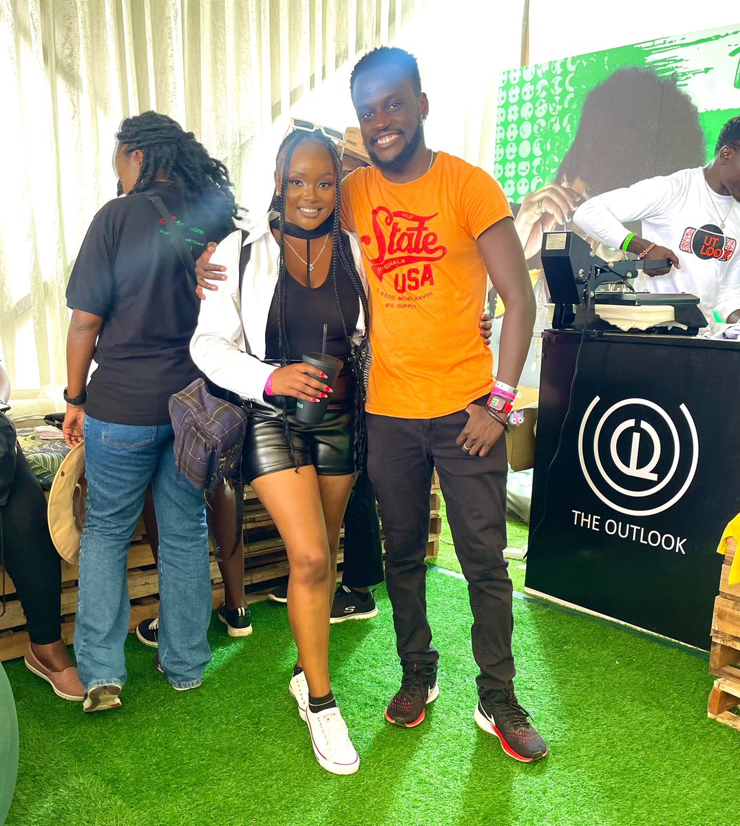 The thighs came out to play in Kisumu Dala… Always a pleasure seeing you @Brianmbunde #chezakamawewe #SafaricomChapaDimba