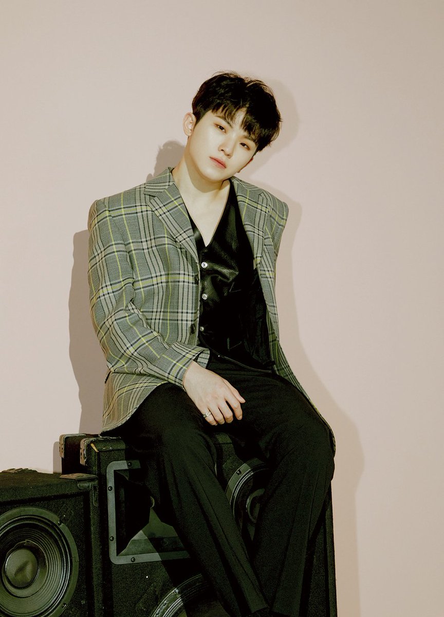wooboozone's tweet photo. woozi &amp; seungkwan ;semicolon - home;run reward photos 

#WOOBOO #HOONKWAN #우부 https://t.co/c6016uhFuG