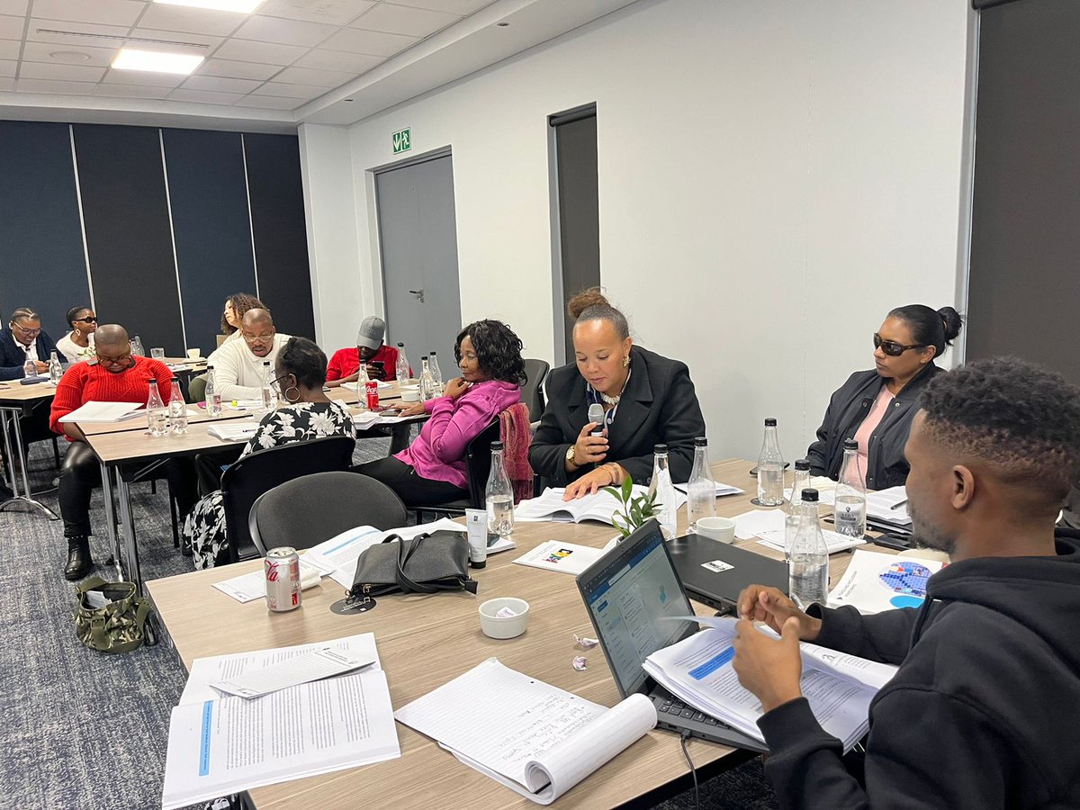 _IJR_'s tweet photo. Day 3 of the Women’s Election Mechanism for Peace (WEMP) training focused on framing democracy, addressing disinformation, misinformation and understanding online harms in election coverage. The day concluded with a discussion on elections and the electoral cycle. https://t.co/6iUaIlwB5n