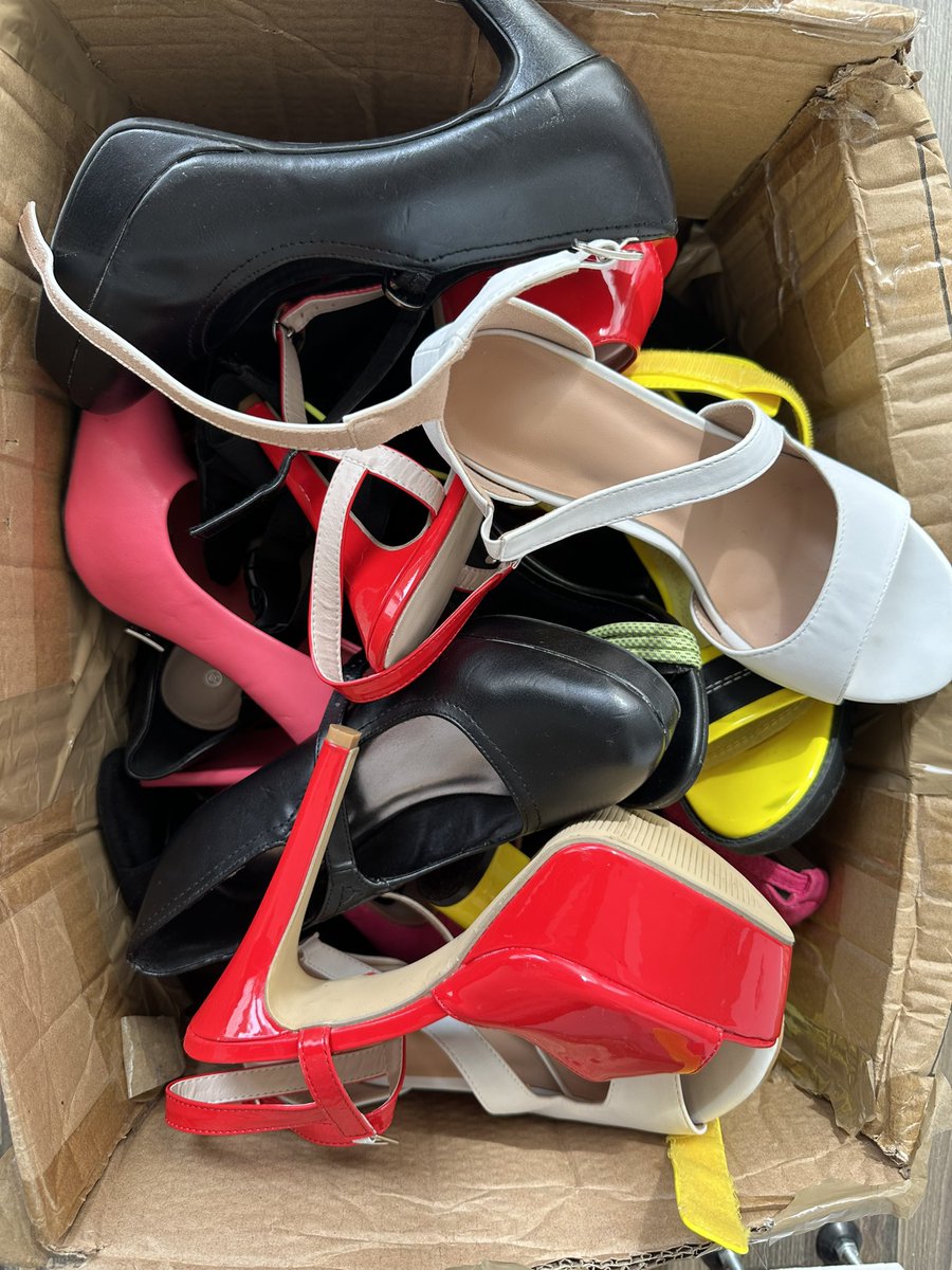 Some #footfetishist here wanna buy my old heels from porn shoots? 🤪😘 #feet #foot #FOOTFETİSH #heelsfetish #leggy #legs #stockings #festish