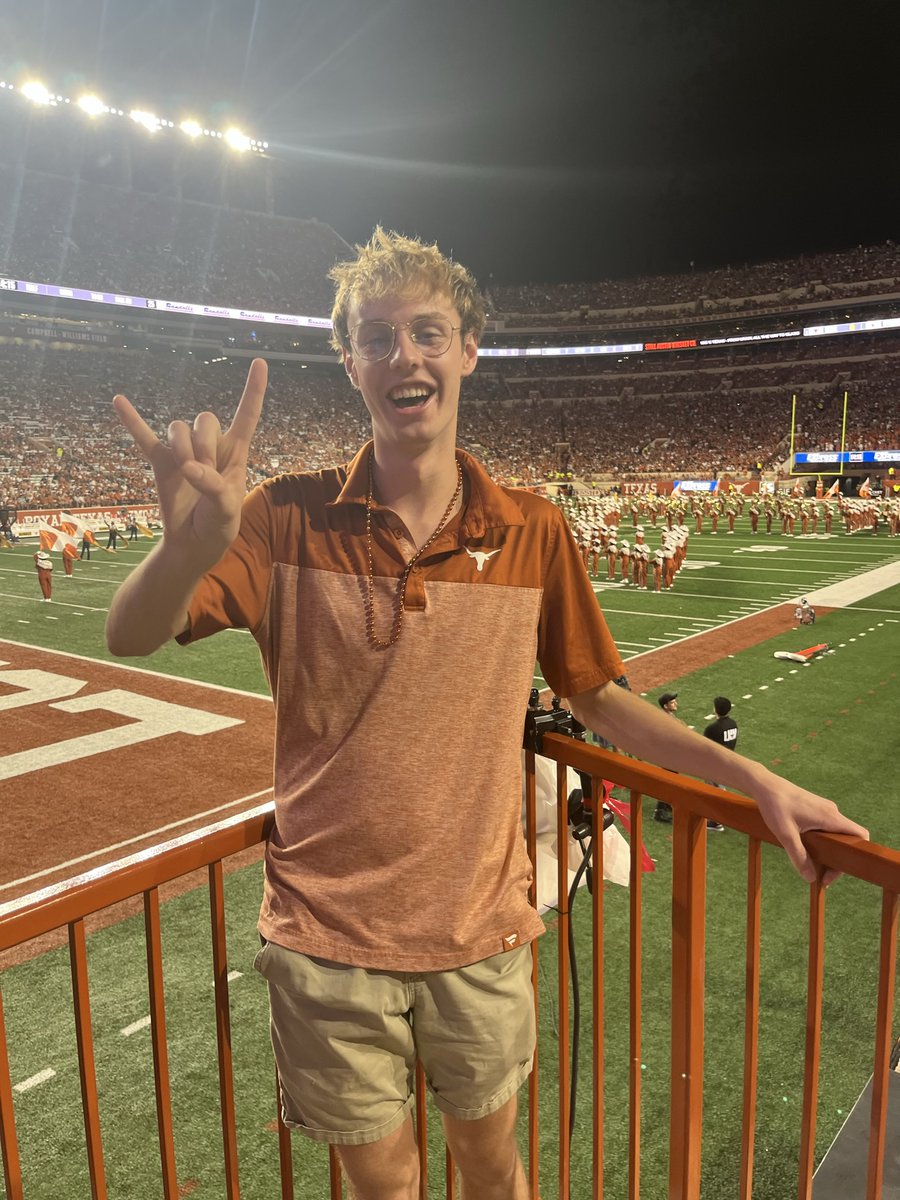 Hang Ren (@hangren_) on Twitter photo Congratulations to Tommy Pope, our undergrad researcher, for winning the Chemistry Department Summer Research Fellowship!! <a href="/UTChemistry/">UT Austin Chemistry</a> Very well done! Congratulations to Tommy Pope, our undergrad researcher, for winning the Chemistry Department Summer Research Fellowship!! <a href="/UTChemistry/">UT Austin Chemistry</a> Very well done!