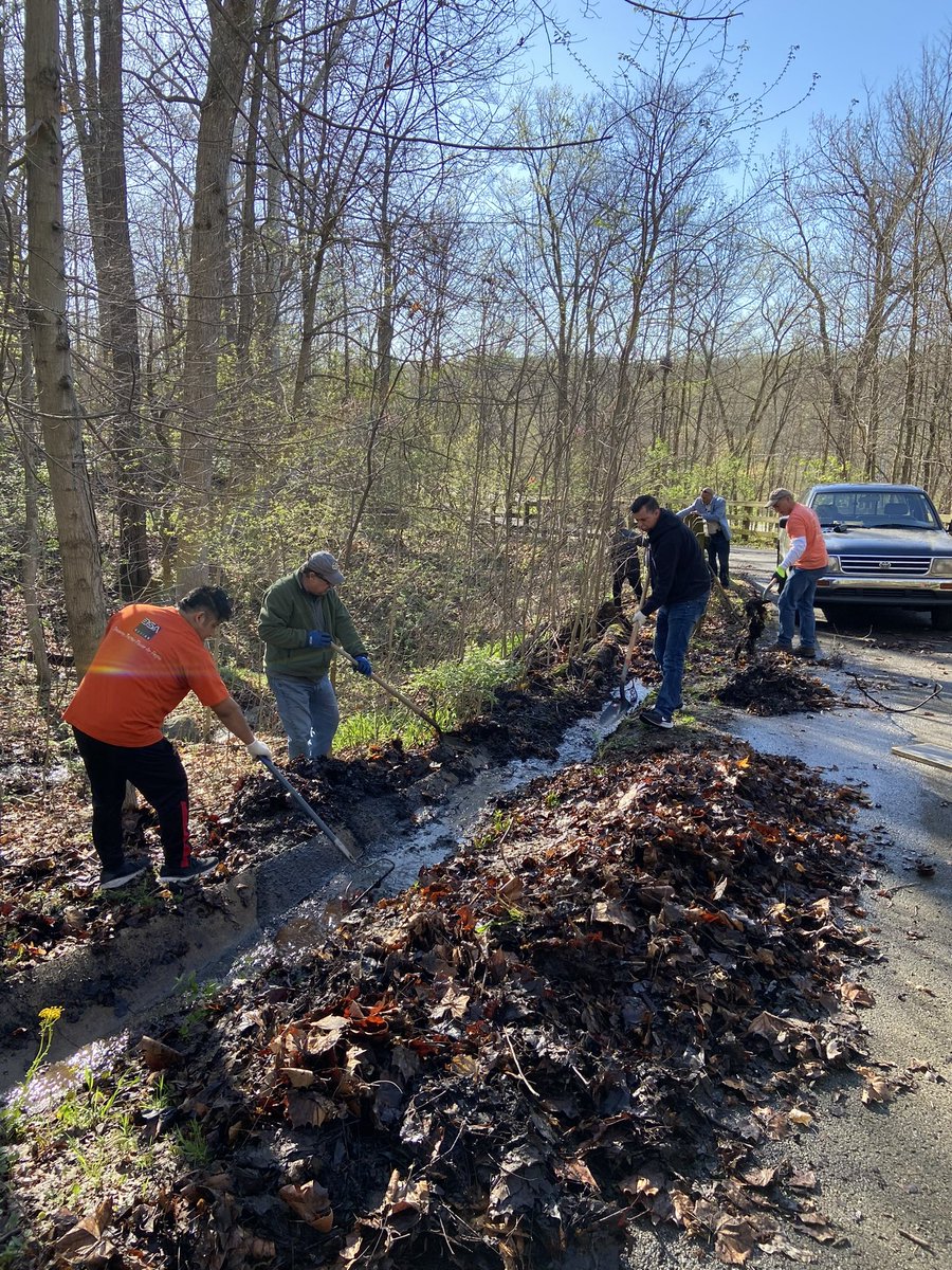 A big thank you to everyone who volunteered at Skiles Test Nature Park clean up this morning including Mayor Hogsett, Senator Qaddoura, Councilor Boots and Councilor Roberts!