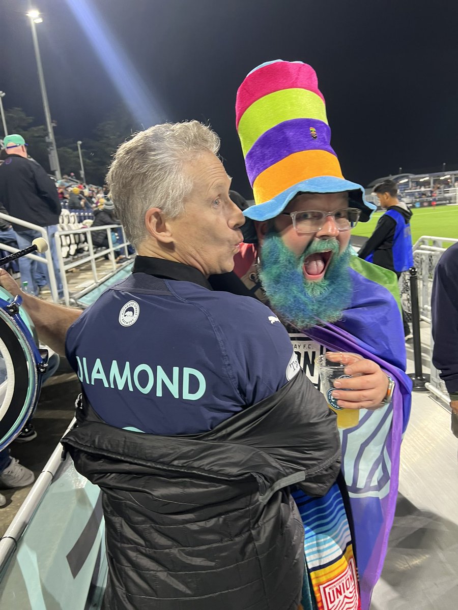 SuperFanDan831's tweet photo. @ThatEricAlper Much fun with @reeddiamond at two Monterey Bay FC home matches &amp; OUR AWAY WATCH PARTY AT THE PUB, TOO! 🫶#WeLoveYouDetectiveKellerman
#FletcherMaxwell
#VincentFranzen
#ClaudeNostromo
#DanielWhitehall
#DamienKarp
#JackVasser
#DetTerryCrowley
#SgtVirgilHoogesteger
#GaryFarrell😉 https://t.co/J8M68d8Qtw