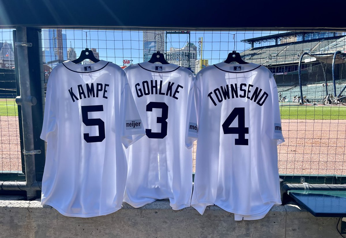 Team 57’s “One Shining Moment” continues today with first pitches at @ComericaPark. Join us, and you could play Pop-a-Shot (and lose) to @jgohlke34 on the Comerica Landing! #ThisIsOU 🐻 | #RepDetroit