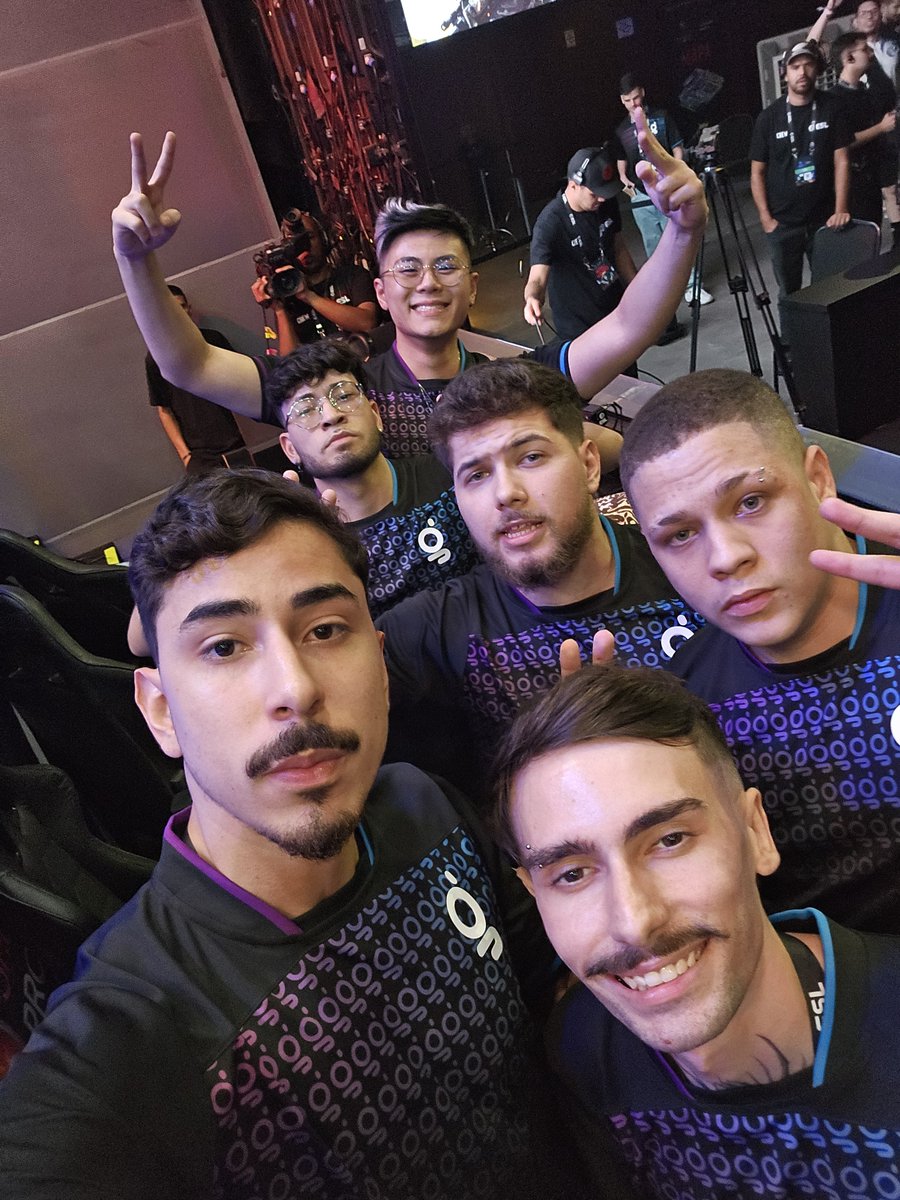 The playoffs stage is set! @Seminalcodm, Q9, @StalwartEsports & @Galorysgg are set to face off each other at the #SnapdragonMobileMasters for Call of Duty: Mobile! Take a look at the @Snapdragon Playoffs Selfie! #Snapdragon #ShotOnSnapdragon 🤩 #IgniteVictory #FagulhasdaGlória