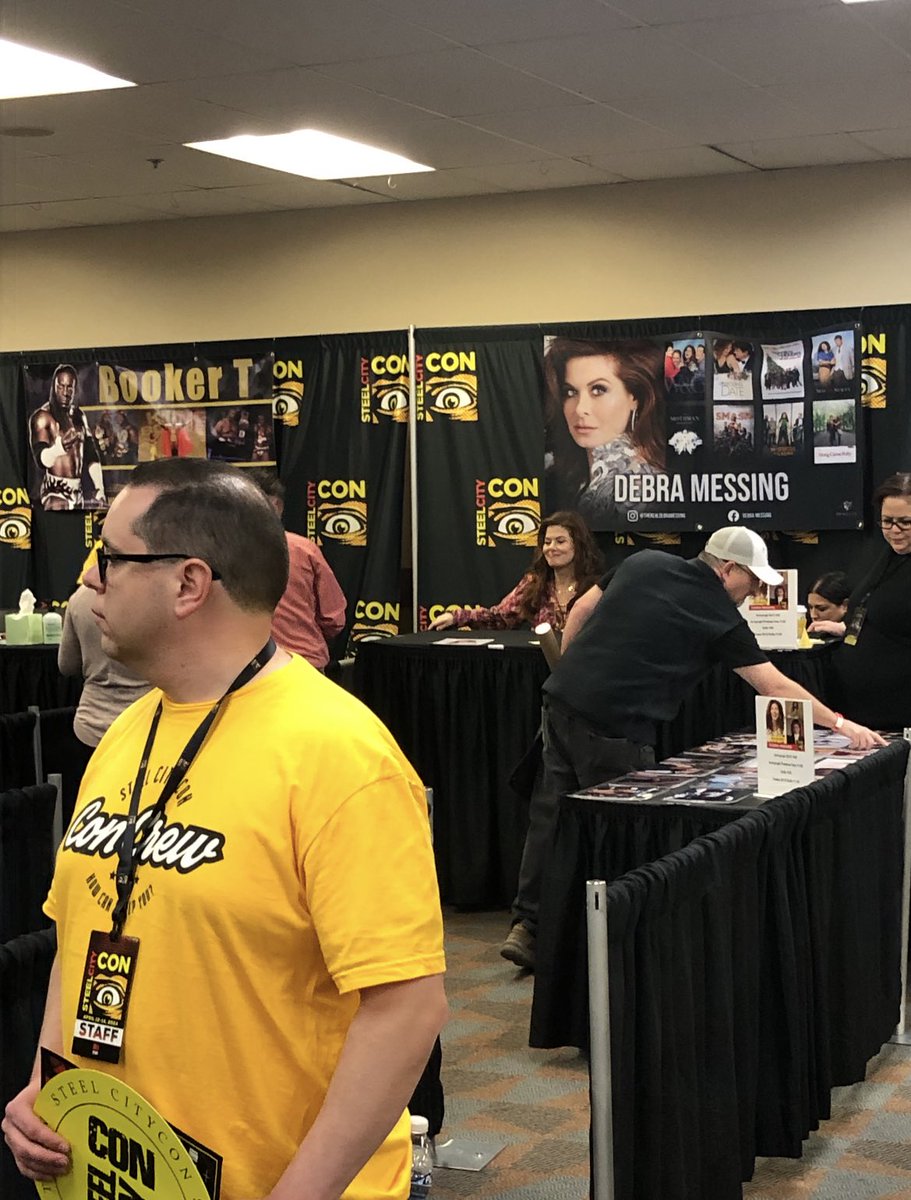 At Steel City Con in Pittsburgh and DeBra MESSing is here 🤮 and there is literally NO ONE in her autograph line😂 Everyone else’s line is over an hour long😂😂😂😂 #ZionistsGonnaZionist #FreePalestine 🇵🇸