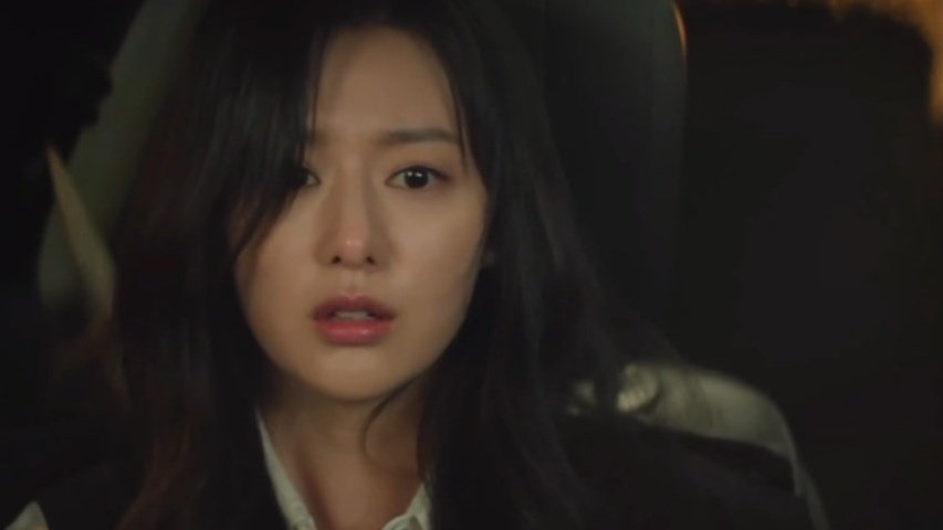Why does Kim Jiwon look so good looking shocked and scared and her hair all messed up... PETITION FOR A KIM JIWON THRILLER DRAMA/MOVIE NEXT!