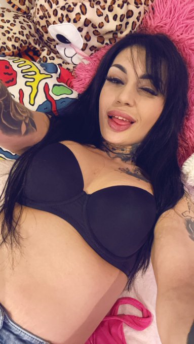 Odpoczywam, a Wy? 🥳 https://t.co/R5b5QpKpe9