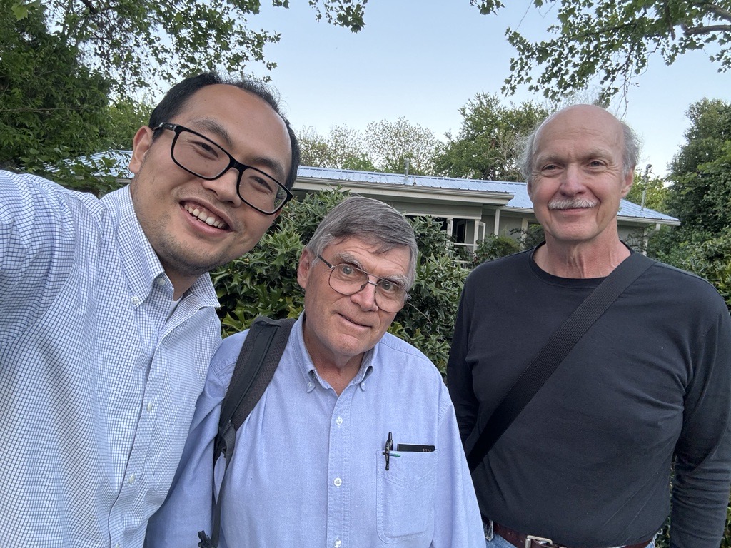 Hang Ren (@hangren_) on Twitter photo We really enjoyed the visit of Joel Harris from <a href="/UtahChemistry/">Utah Chemistry</a>, who teaches us the beauty of quantitative analytical chemistry at interfaces!! We really enjoyed the visit of Joel Harris from <a href="/UtahChemistry/">Utah Chemistry</a>, who teaches us the beauty of quantitative analytical chemistry at interfaces!!