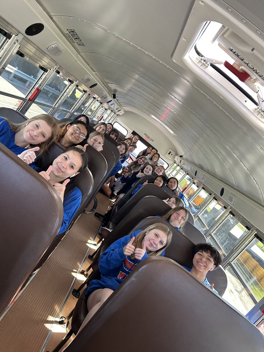 En route with my <a href="/HEHS_Softball/">HEHS Softball</a> Hawks to cheer on <a href="/IlliniSB/">Illinois Softball</a>. Go Illini! 🧡💙<a href="/TyraPerry13/">Tyra Perry</a> @Ltrout07 <a href="/eileendonahue_/">Eileen Donahue</a> <a href="/yazzynazz_33/">Yazzy Avila</a>