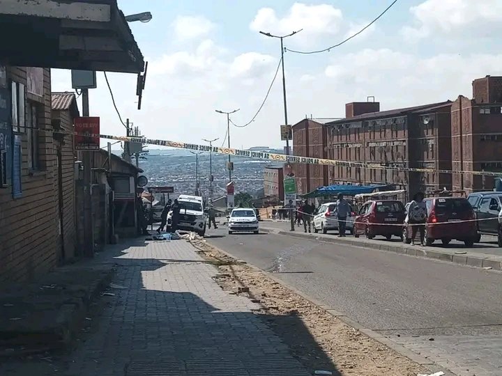 A man has been shot multiple times in the face and robbed in Alex, JHB A body of a 35-year-old man was found at 3rd Roosevelt in Alex.