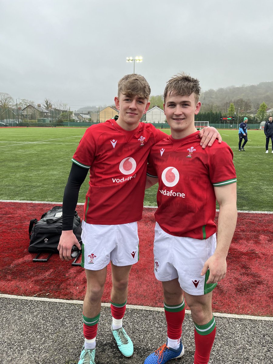 Been mates since ⁦@rhymney_valley⁩ u11s and today they got to play for wales together ❤️