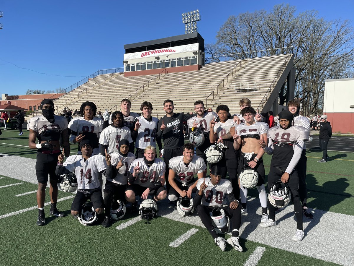 coachburke89's tweet photo. Good Saturday Scrimmage Brother ☝️ https://t.co/wsudPI82Ds