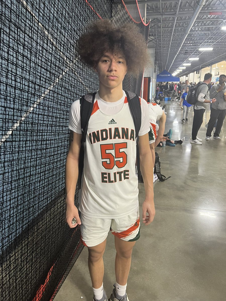 Big showing for 2025 Micheal Cooper @Michaelcooper30 Had 20 points on efficient shooter in a big win over team Herro A lot of impressive off the dribble jumpers and had a beautiful spin fade A ton of talent here