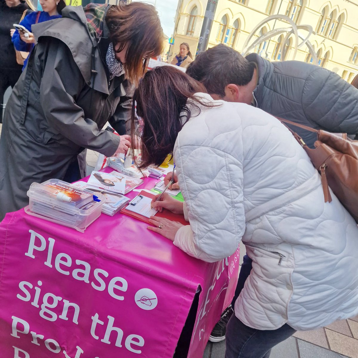 Precious Life take the truth about abortion directly to the public on the streets of Belfast.

You too can help to save mothers and babies from abortion in Northern Ireland by signing our petition to 'Repeal Section 9'. ✍🏻
preciouslife.com/campaigns/103/…

#Rehumanise #RepealSection9