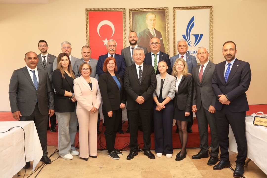 mustafagnyresmi's tweet photo. Güzelbahçe Belediyesi ilk meclis toplantımızı yaptık. Aldığımız kararların Güzelbahçe’mize hayırlı olmasını diliyorum. Yeni meclis üyelerimizle uyum içinde güzel işlere imza atacağız.
#SevdamızGüzelbahçe https://t.co/whHUchHoNd