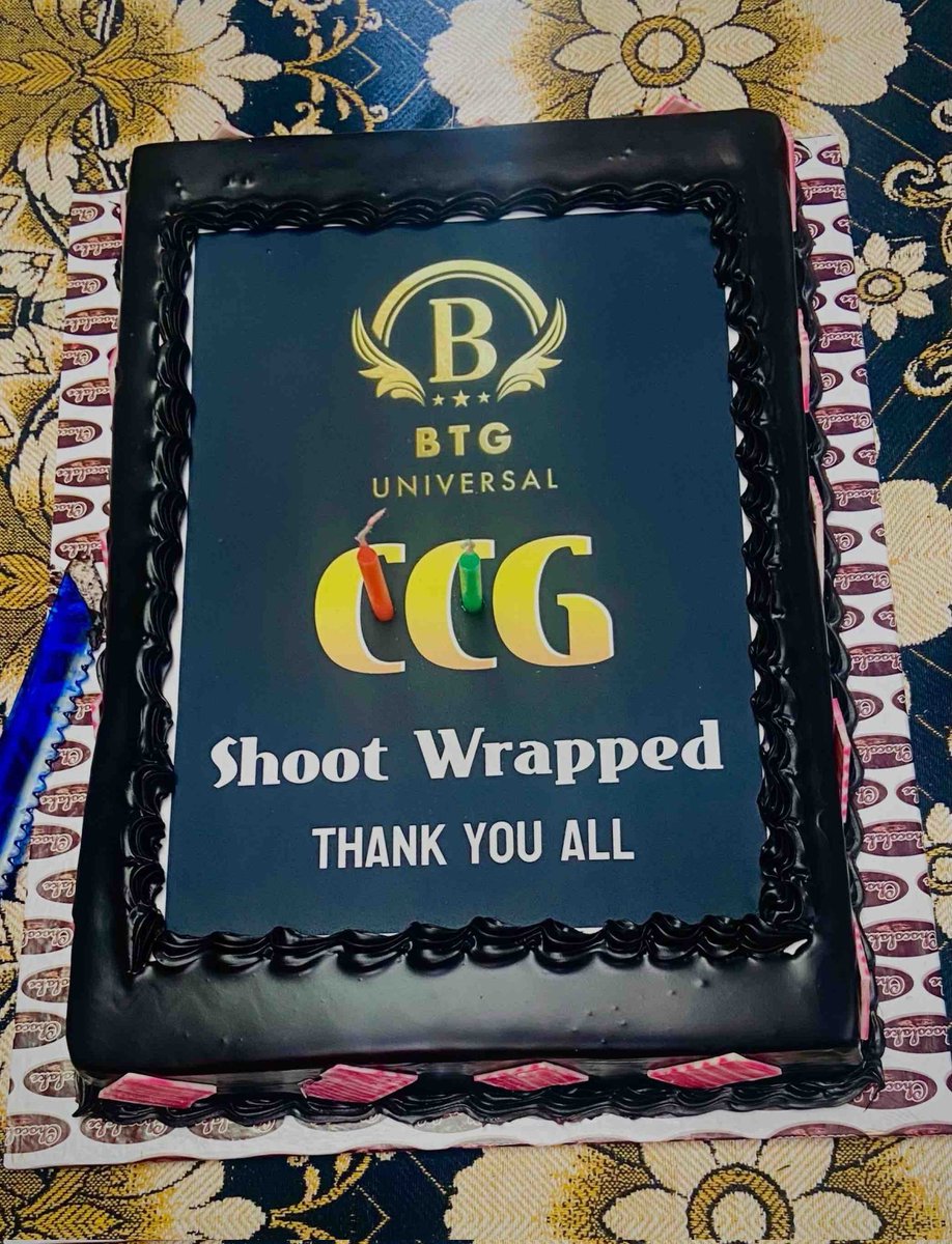 It's a wrap for #ChennaiCityGangsters - all smiles as the team is done with the shoot for this entertaining film. Get ready to catch it in theatres. 

An @immancomposer musical.

@BTGUniversal @bbobby @ManojBeno @actor_vaibhav @AthulyaOfficial @Mani_Rajeshh #VikramRajeshwar