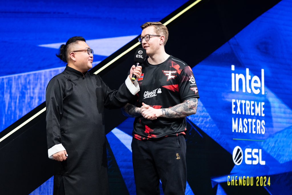 DXMaster tweet media