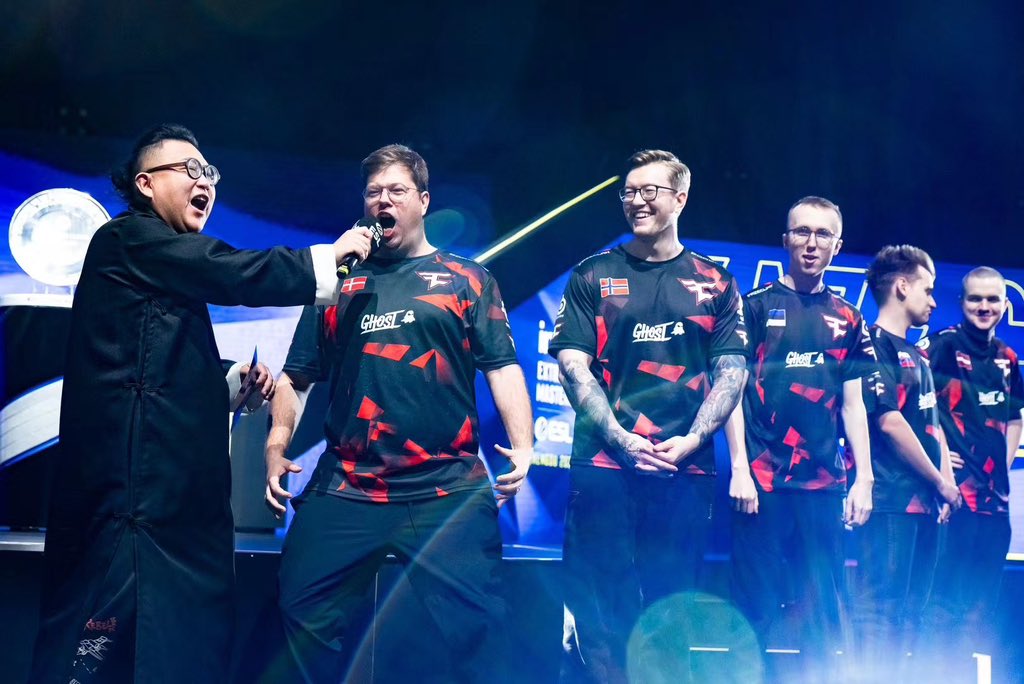 DXMaster tweet media