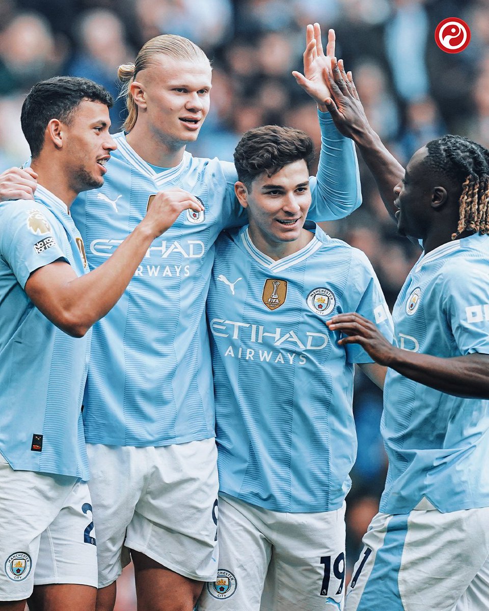 Manchester City's longest unbeaten runs at home across all competitions: ◎ 42 games (1919-1921) ◉ 41 games (Present) One more needed to equal a 103 year old record. 💪