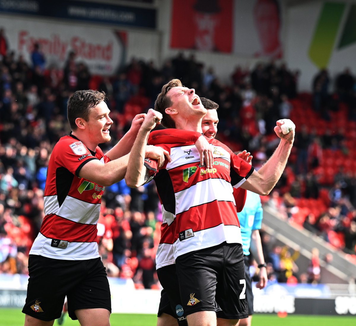 drfc_official's tweet photo. FT | Rovers 4 Accrington Stanley 0

That's it! Rovers win again - and in style!

It's a stunning display from Grant McCann's men as goals from Hakeeb Adelakun, Joe Ironside, James Maxwell and Owen Bailey crown a wonderful afternoon!

🎶 Donny's won EIGHT in a row! 🎶

🔴 #DRFC ⚪️ https://t.co/C0w6dfiiFw