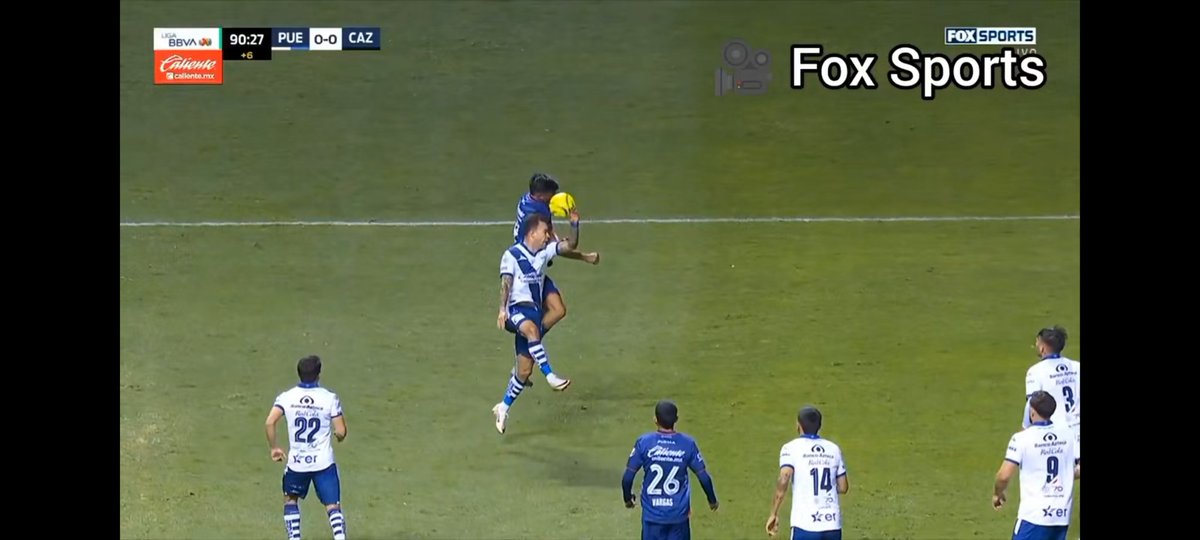 Marco_sdlt's tweet photo. @GabGardh ¿O sea que tiene que tener los dos brazos levantados para que sea penal o qué? https://t.co/Ojvbsn1jio