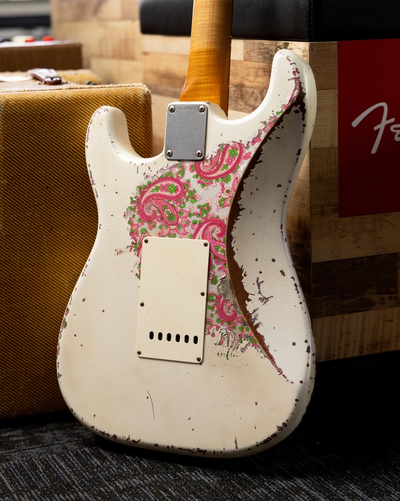 themusiczoo's tweet photo. Have yourself a #Straturday unlike any other with this Olympic Pearl over 𝐏𝐚𝐢𝐬𝐥𝐞𝐲 '𝟔𝟎 #𝐒𝐭𝐫𝐚𝐭𝐨𝐜𝐚𝐬𝐭𝐞𝐫 𝐌𝐚𝐬𝐭𝐞𝐫𝐛𝐮𝐢𝐥𝐭 by 𝐉𝐚𝐬𝐨𝐧 𝐒𝐦𝐢𝐭𝐡 at the Fender Custom Shop!⁣⁣
⁣⁣
Shop now: https://t.co/9pvnlEjdJn

#fendercustomshop #fendercustom https://t.co/eeg7ImpnPd