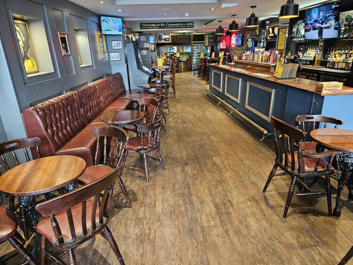 jwbpbltd's tweet photo. After 5 and a half days our refurb is unbelievably complete. 

Come and join us for a beer and a bite to eat!!

Big shout out for getting it all done to Taylor’d Construction……Brocox Decorators……National Bar Fitters 

https://t.co/J9ZzVwM6nX https://t.co/7RJb3BgLH5