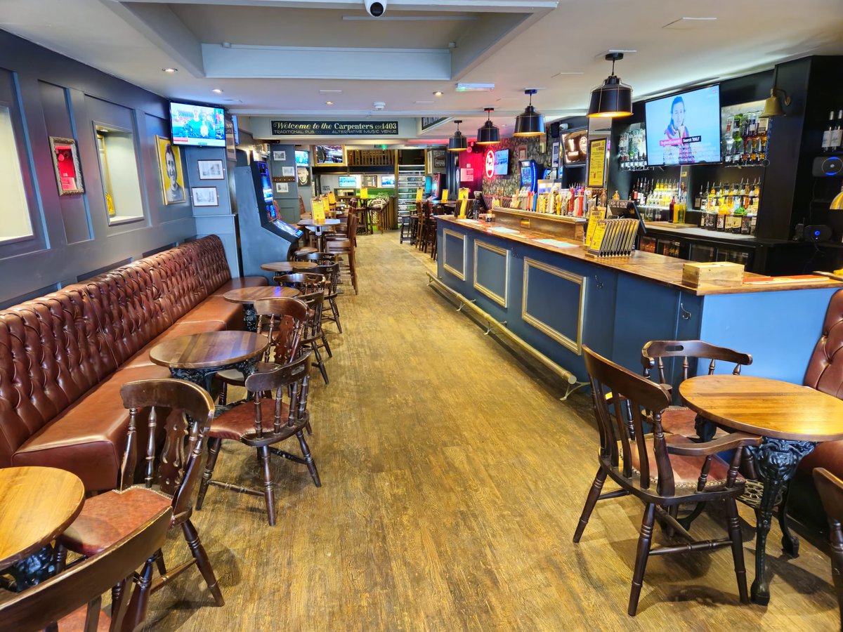 jwbpbltd's tweet photo. After 5 and a half days our refurb is unbelievably complete. 

Come and join us for a beer and a bite to eat!!

Big shout out for getting it all done to Taylor’d Construction……Brocox Decorators……National Bar Fitters 

https://t.co/J9ZzVwM6nX https://t.co/7RJb3BgLH5