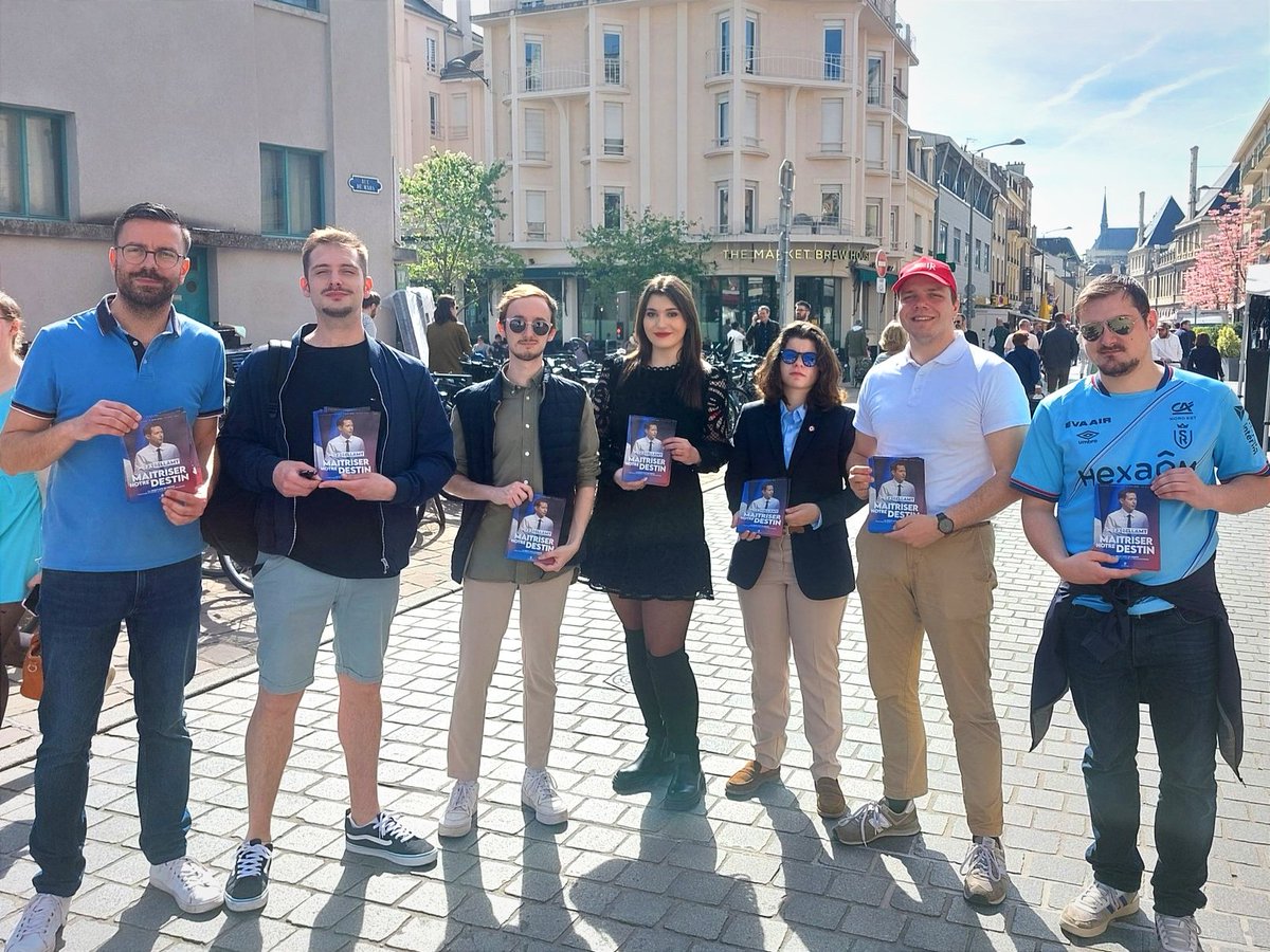 jeunesreps's tweet photo. ☀️ Week-end de mobilisation sous le soleil pour soutenir @fxbellamy !

🗳️ Le 9 juin, maîtrisons notre destin #AvecBellamy 🇫🇷🇪🇺 https://t.co/RtKhjaWEXh