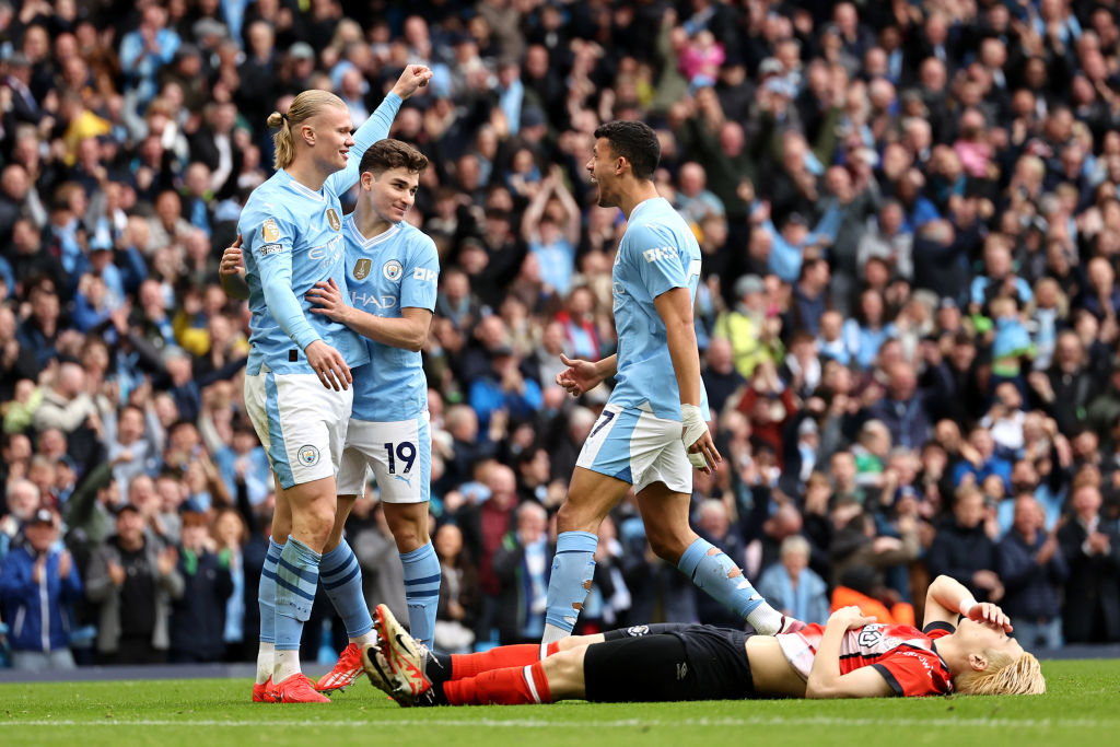 ➡️ Man City go top 🏆 ➡️ Haaland moves to 20 league goals ⚽ Manchester City moved to the top of the Premier League with a 5-1 victory over Luton Town on Saturday afternoon. MORE: brnw.ch/21wIMOO