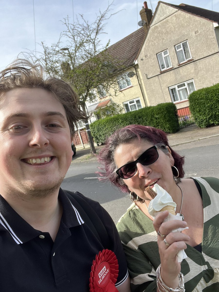 Quick break from canvassing with Cllr Norgrove earlier. Vote Labour 2nd May.
