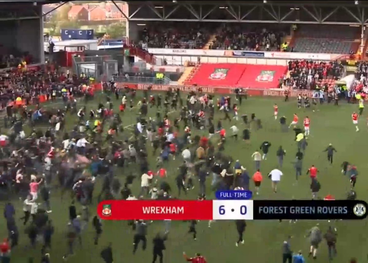 ArgWrexham's tweet image. LOCURA TOTAL. ESTAMOS EN TERCERA