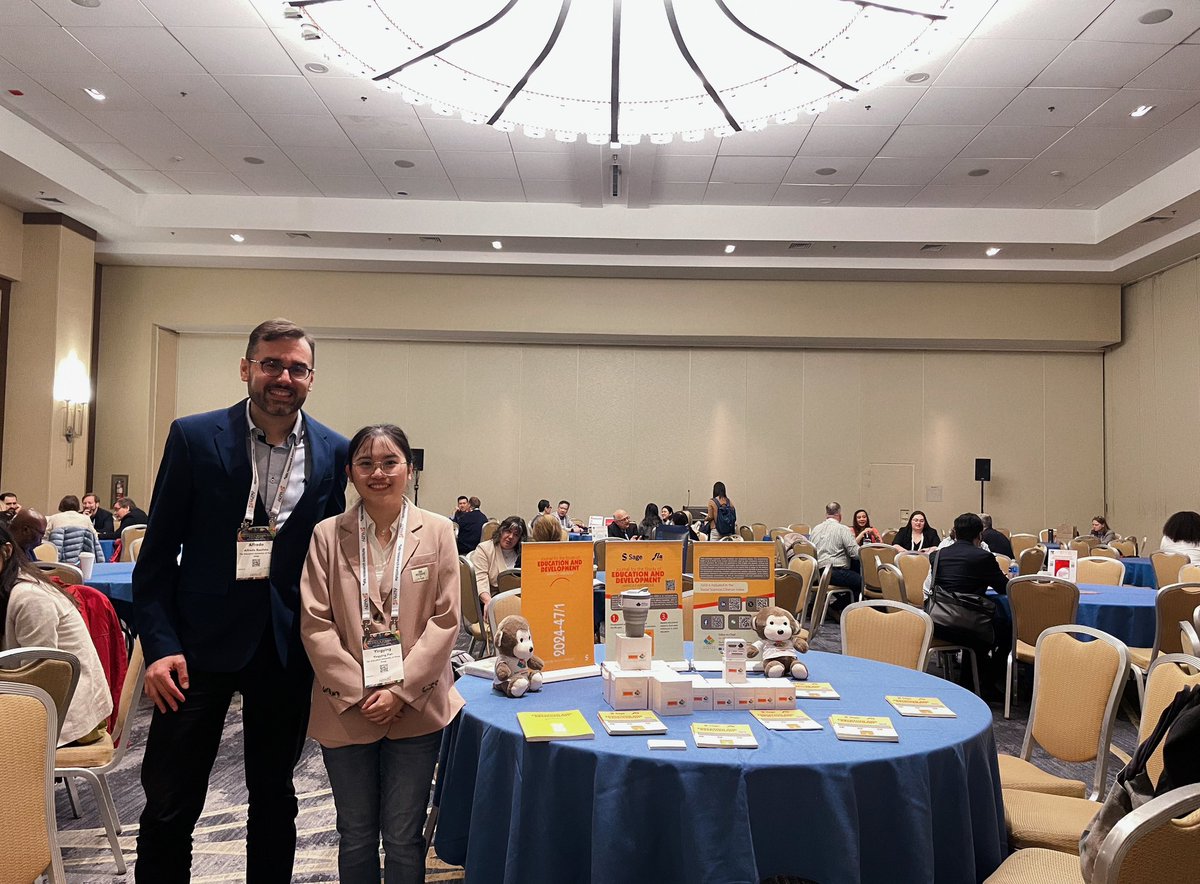 pan_yying's tweet photo. Promoting our journal @jsed_infancia with our amazing editorial team @Dr_A_Bautista  @AndreaKhalfaoui  @RocioCarrion81 at the AERA conference! Come publish with us!😆😆 #AERA2024 #journal #JSED #education #research #conference https://t.co/2KEuNwcAEv