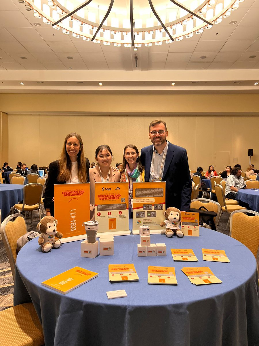 pan_yying's tweet photo. Promoting our journal @jsed_infancia with our amazing editorial team @Dr_A_Bautista  @AndreaKhalfaoui  @RocioCarrion81 at the AERA conference! Come publish with us!😆😆 #AERA2024 #journal #JSED #education #research #conference https://t.co/2KEuNwcAEv