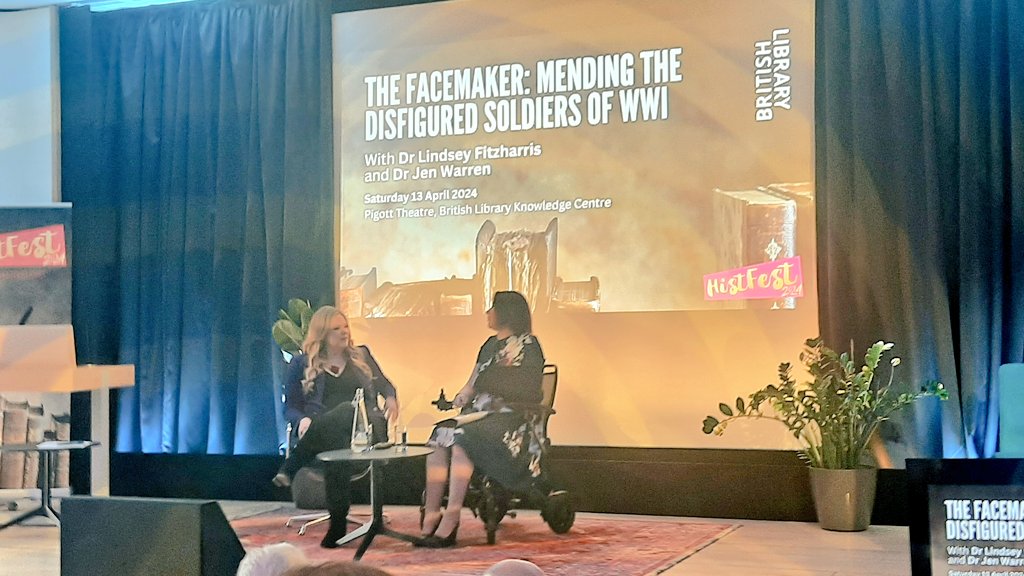 It's been an excellent first day of @HistFestUK and cannot think of a better way to end then with @DrLindseyFitz and @drjen_w on the fantastic Facemaker - go buy the book if you haven't already! 👇🏻 uk.bookshop.org/p/books/the-fa…