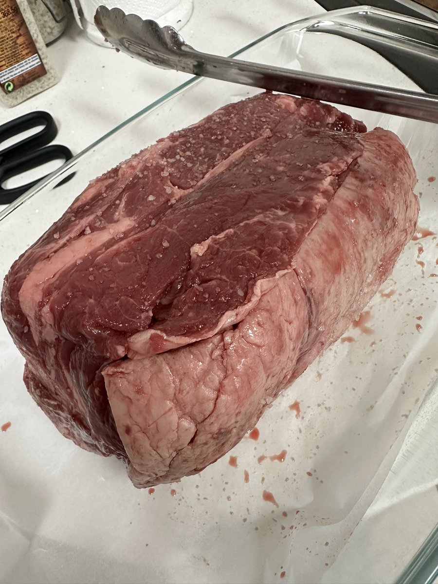 RachyBull's tweet photo. Searing this Rib of Beef 🥩 for tea 😋

What going down in your crib? 
#grassfeddexter 
#ribofbeef 
#carnivorediet 
#animalbased https://t.co/m9JFRV6J1A