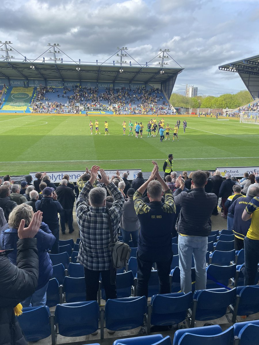 What I loved so much about that, alongside the dashing attacking and well-taken goals of course, was the bloody-minded defending. The team just did not want to let a goal in, even at 5-0 👏 #oufc @bbcoxfordsport 💛 💙