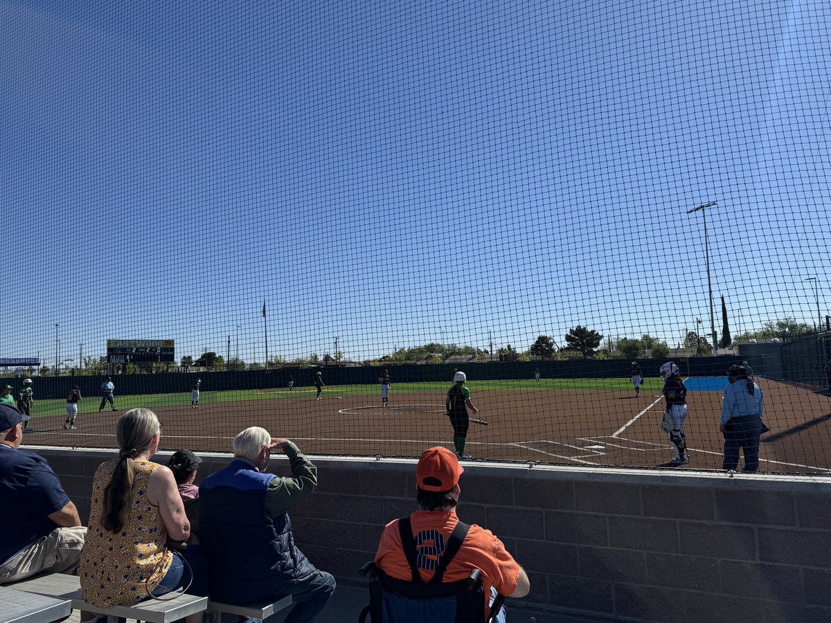 Beautiful morning for some 1-6A softball between Montwood and Eastwood.  @YsletaISD | @DeXavierluke | @YISDCFO | @Btorres_EHS