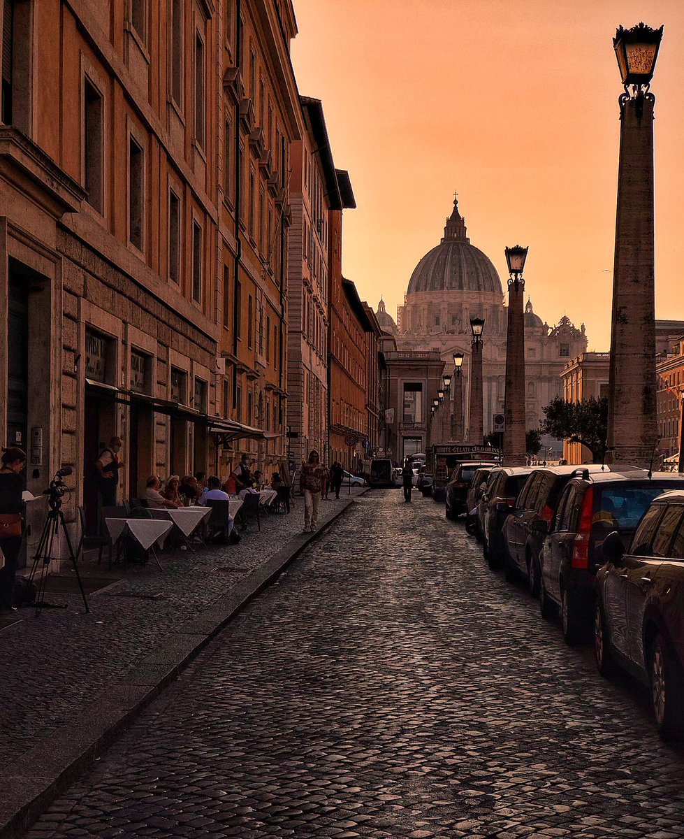 Facciamo dunque un ipotesi fantastica che Roma non sia un abitato umano, ma un’entità psichica dal passato similmente lungo e ricco, una entità in cui nulla di ciò che un tempo ha acquistato esistenza è scomparso. – Sigmund Freud ph @davidinobu