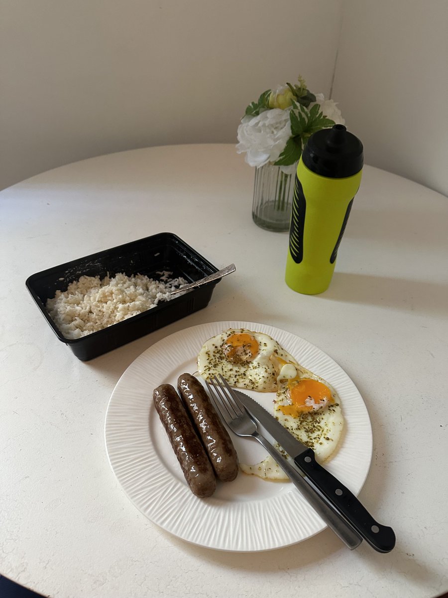 doitsnd's tweet photo. Pour mes francais qui ont pour idée de venir ici, apprennez a cuisinier sinon force a vous mdrr

une excellente application pour ca : @letscreme https://t.co/SBHc2ZFkQx