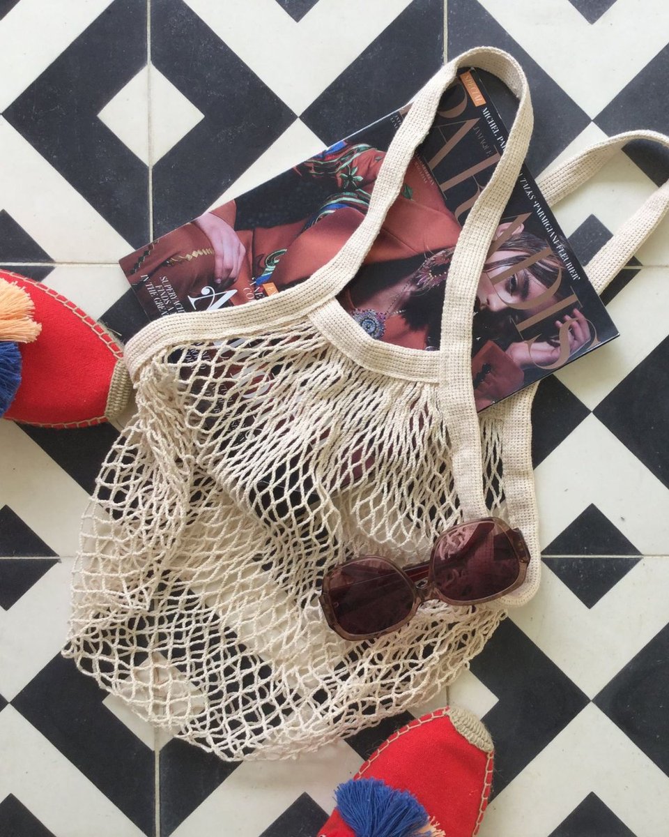 pillowpia's tweet photo. Enhance your errands with the two-tone French Market Bag, now with a comfort strap and colour-matched dust bag. Expandable and stylish, it's perfect for any outing, from beach days to gym trips.🏊️

Visit us https://t.co/CJYksWwzJl https://t.co/ta1DJCp61w