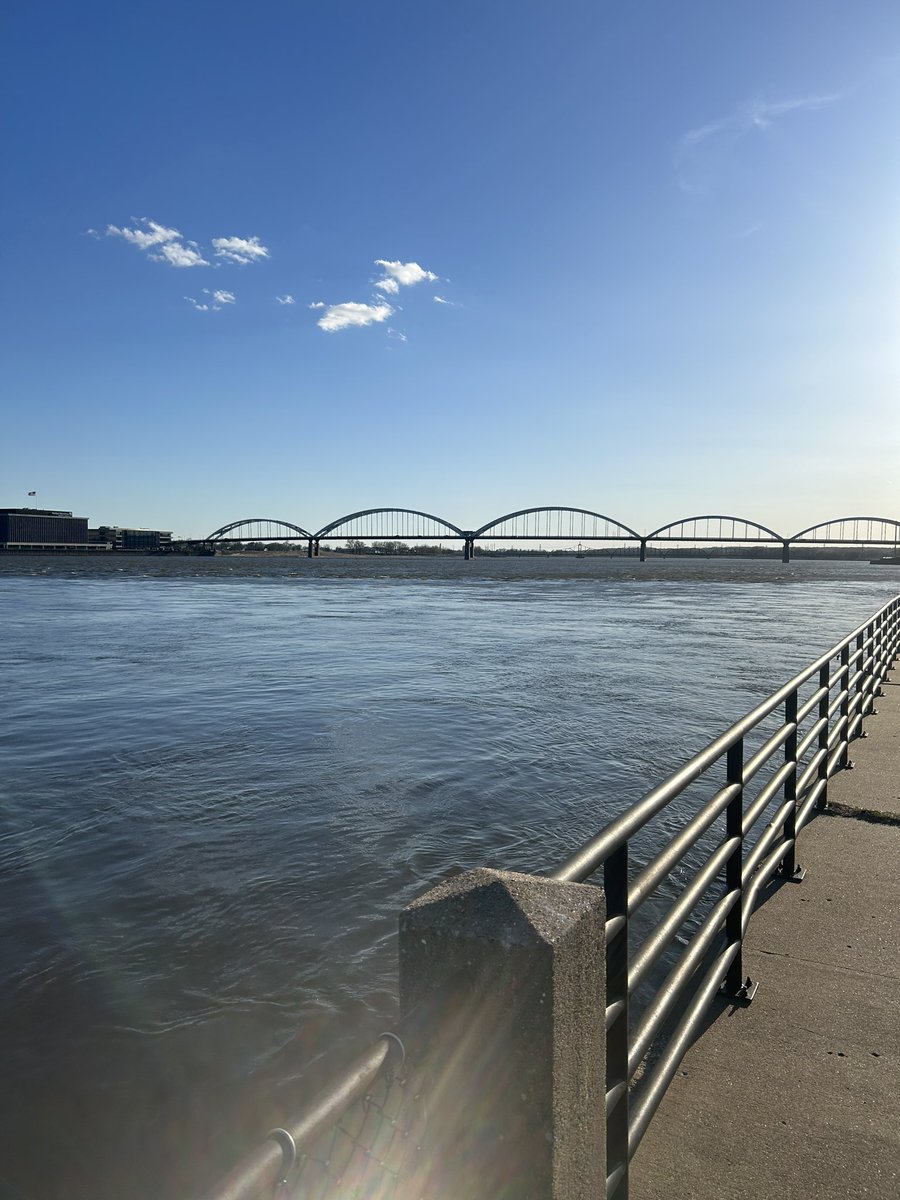 keenanjones83's tweet image. Got to improve the craft so I made a trip to the Quad Cities. #grinding #blackmenwrite #ourstoriesmatter