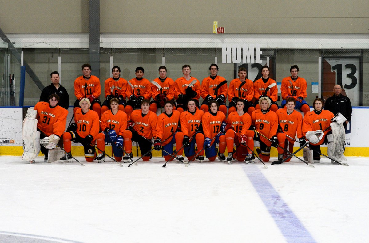 Team pictures from the #SaskFirst Male Under-18 Tournament🙂 (1/3)  📷

🟢⚫️🟡🟠