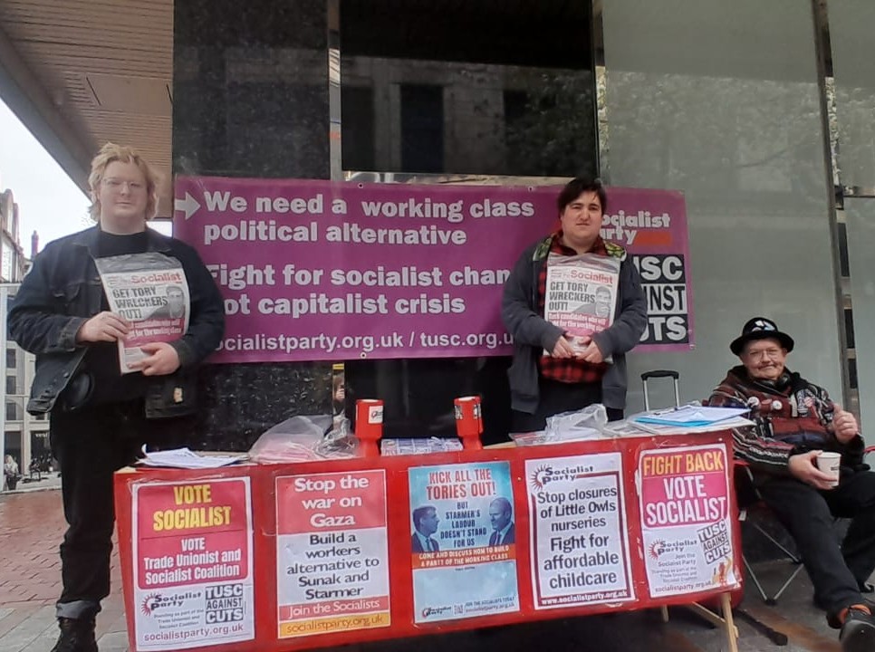 🚩🚩🚩City centre stall today campaigning to build support for our election candidates, to Save Little Owls nurseries and against war on Gaza 👉👉👉Read editorial from this week's the Socialist on how to stop arms sales fuelling the war - socialistparty.org.uk/articles/12341… #Gaza #Palestine