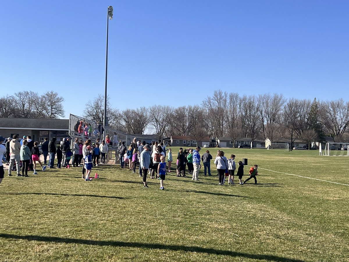 ThorsonDustin's tweet photo. The first spring fun run was a success! Thanks to all the runners that ran today! Perfect day! @MrsT_WildcatPE @HoltPhyED @Owatonna761 https://t.co/axAGWARo6O