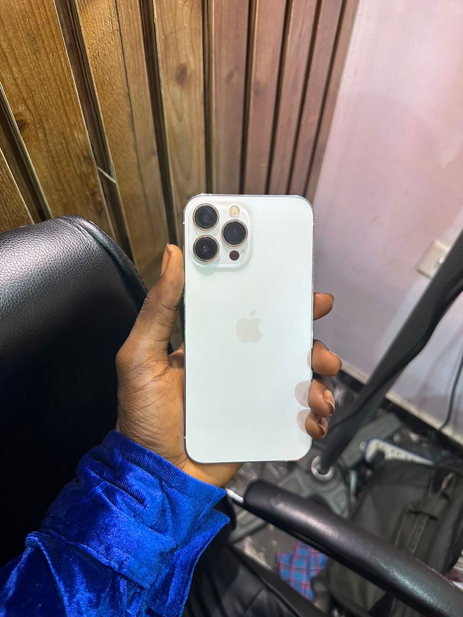 Oya come rush am iPhone 14promax 128gb FU - 920k iPhone 12 64gb - 325k iPhone 11promax 256gb no face ID - 330K